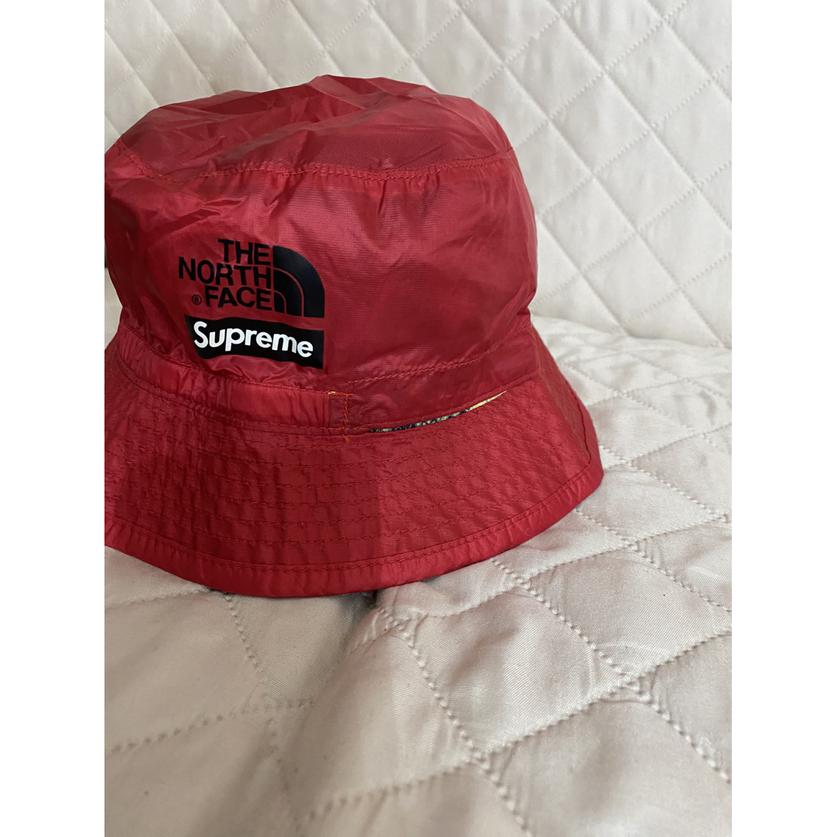 Chapeau Supreme x The North Face Vert 
